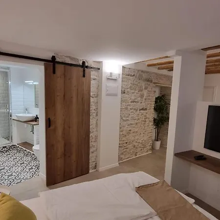 Vitelli And Apartment