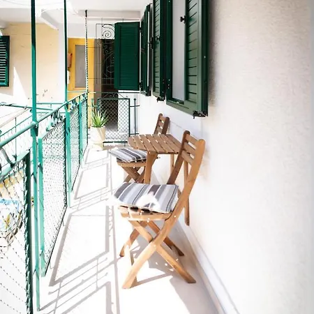 Vitelli And Apartment Split