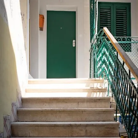 Vitelli And Apartment Split