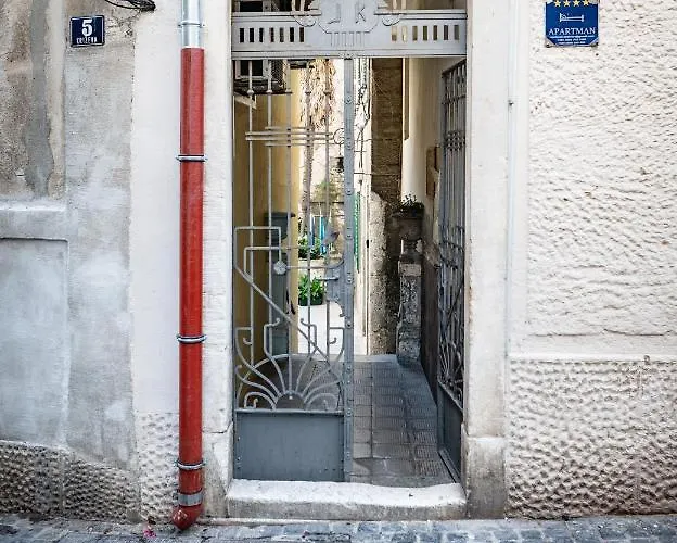 Vitelli And Split
